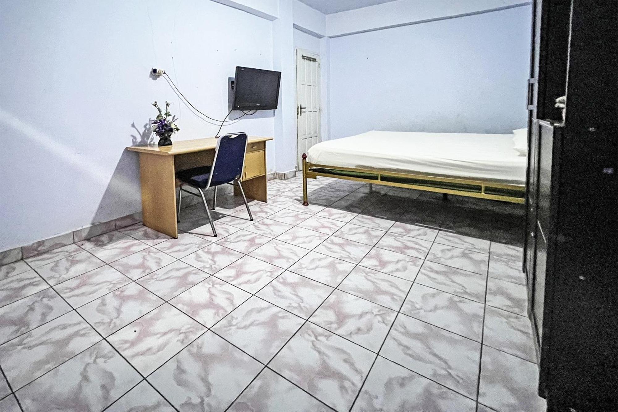 Oyo 91757 Surya Hotelneartaman Anggrek Pkk Watansoppeng Lalabata Ngoại thất bức ảnh