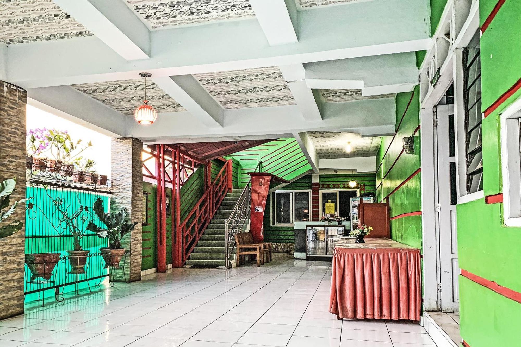 Oyo 91757 Surya Hotelneartaman Anggrek Pkk Watansoppeng Lalabata Ngoại thất bức ảnh